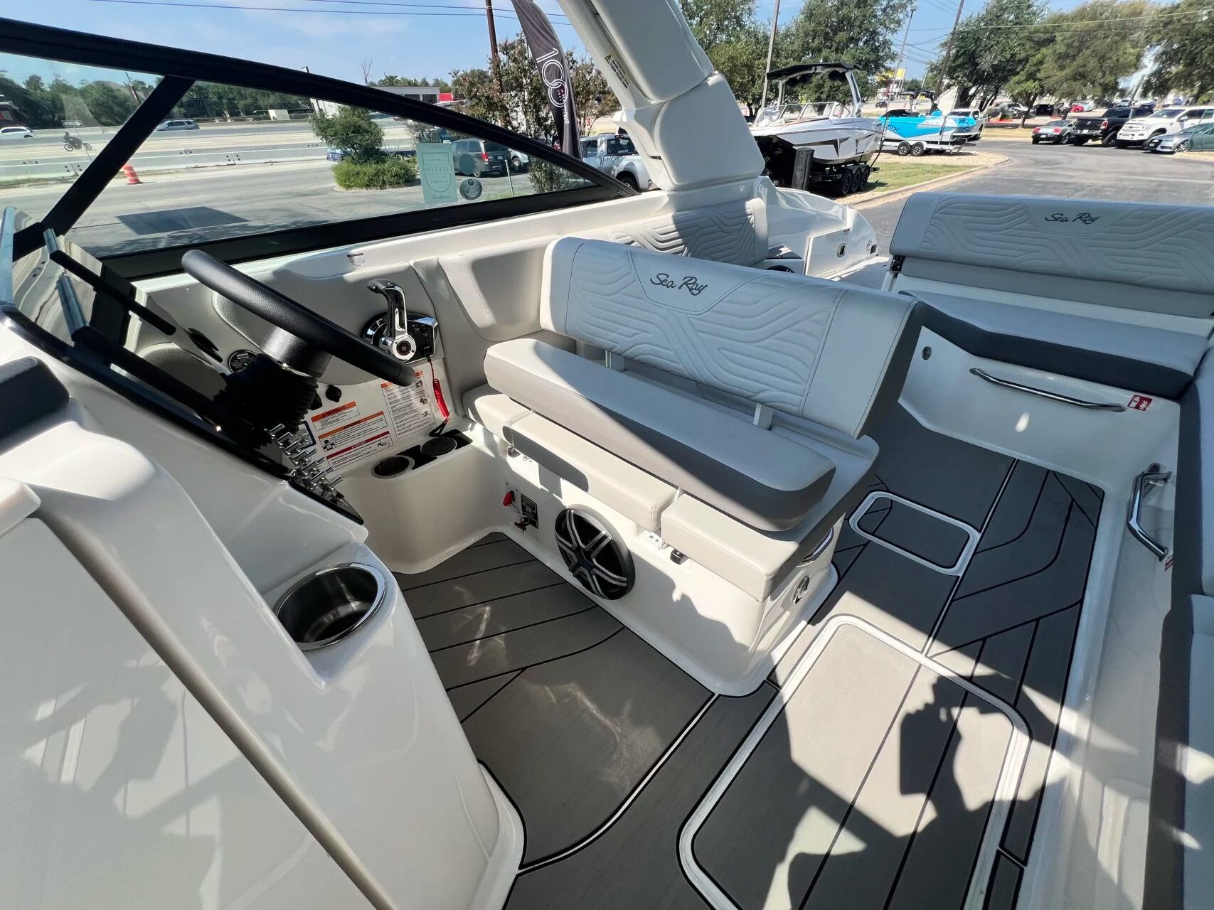 2026 Sea Ray SDX270 SURF - 31