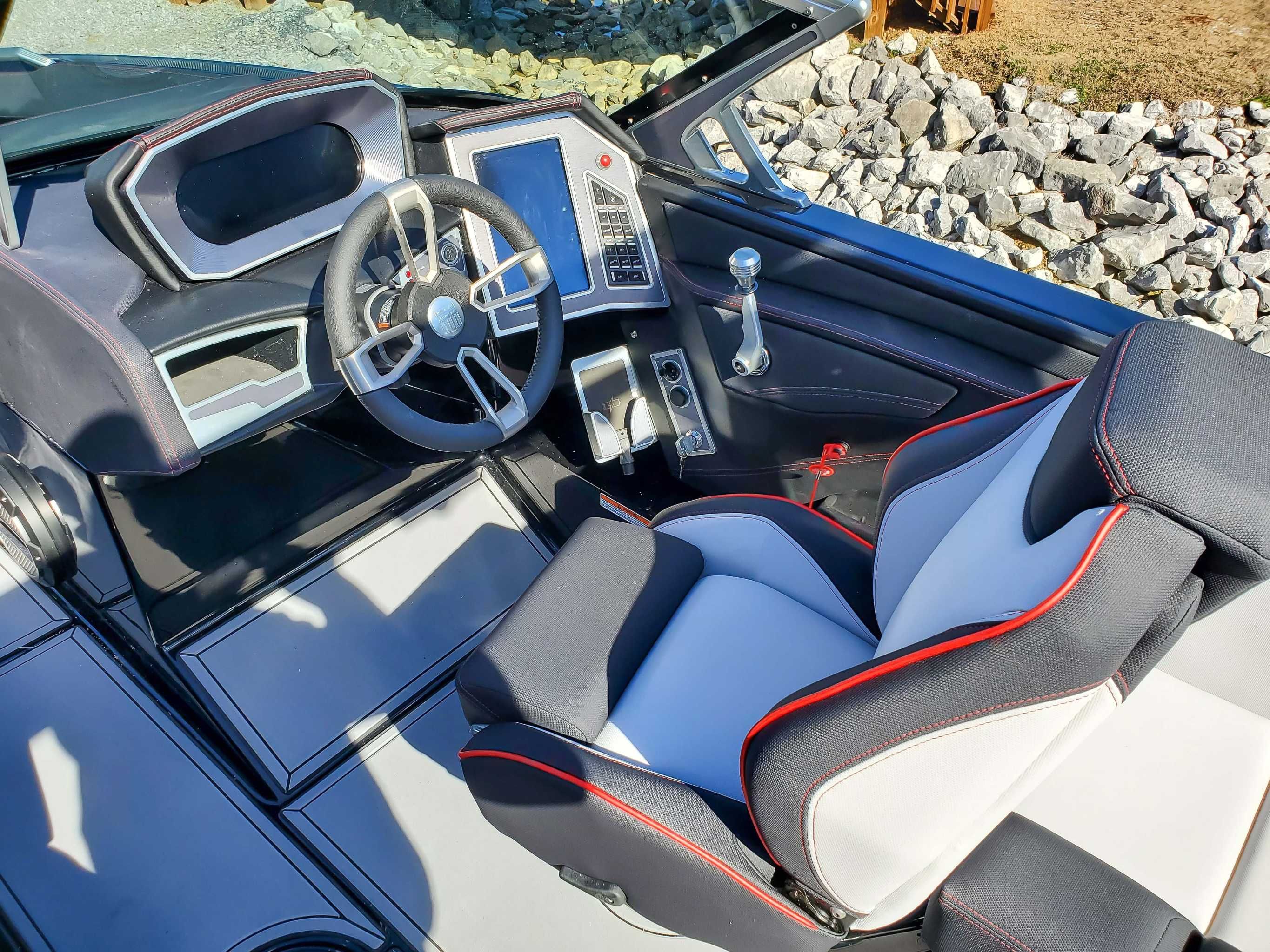 2021 MasterCraft XT25 - 18