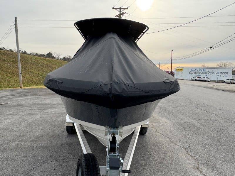 2025 Robalo R202 Explorer - 98