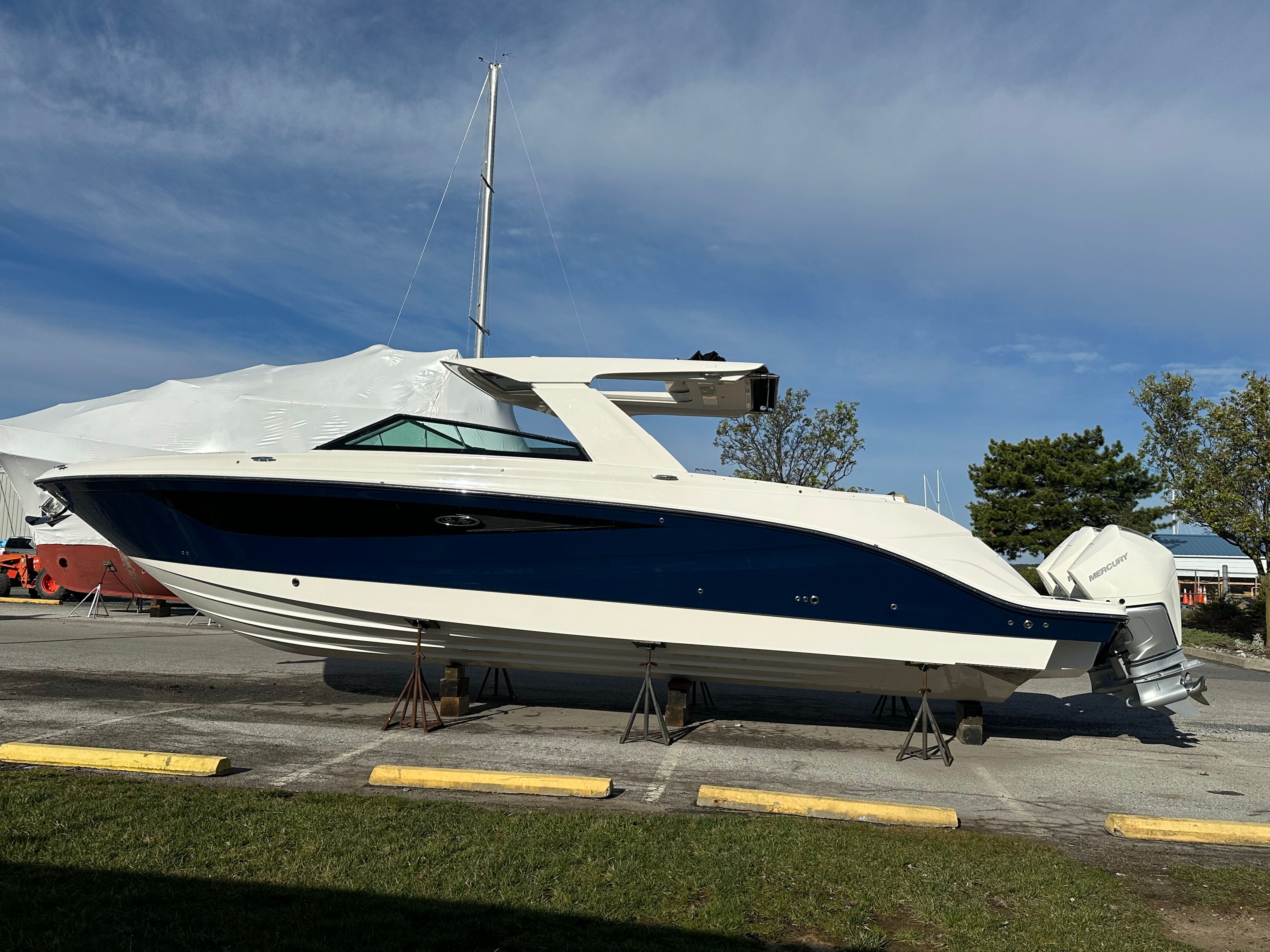 2023 Sea Ray SLX 400 Outboard