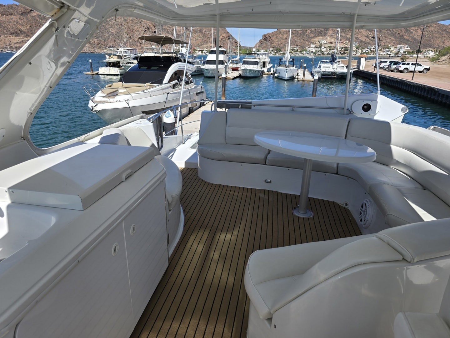 2001 Carver 570 Voyager Pilothouse - Image 43