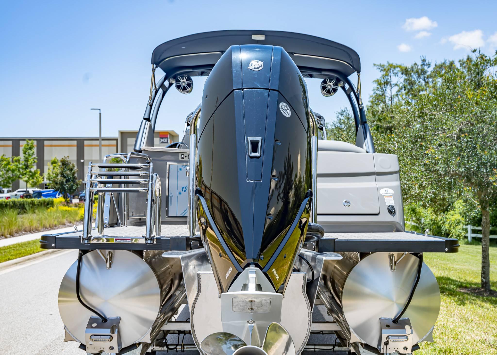2025 Tahoe Pontoon Grand Tahoe LTD Elite Windshield - 7