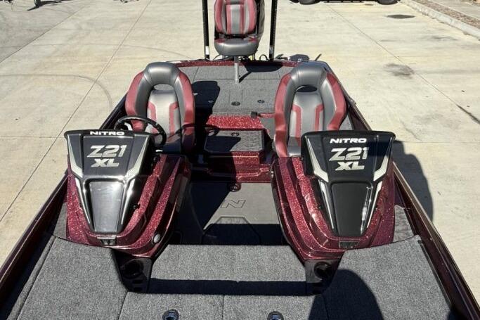 2026 Nitro Z21 XL Pro boat interior with dual seats and steering console.