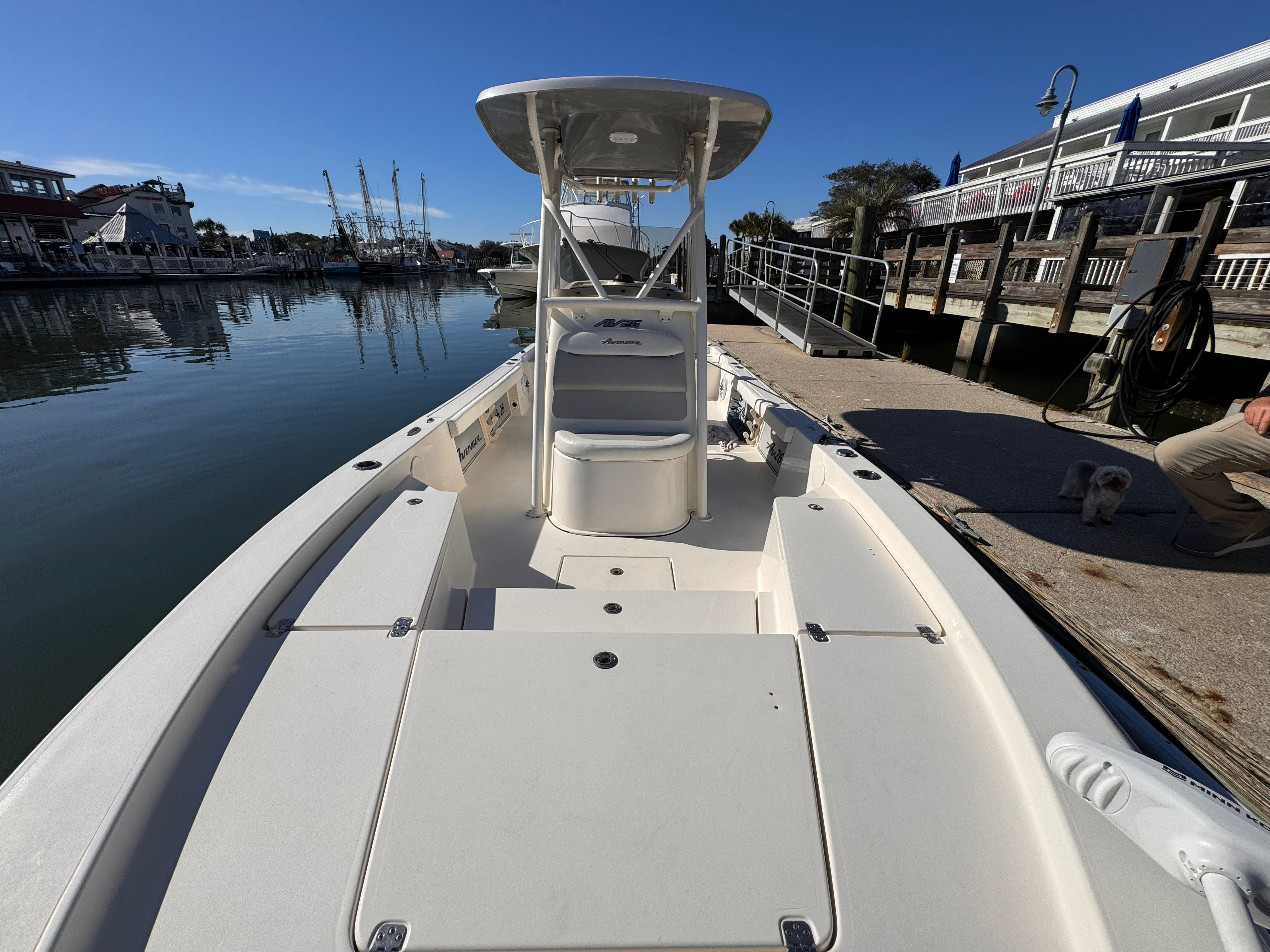 2018 Avenger AV26 - 15
