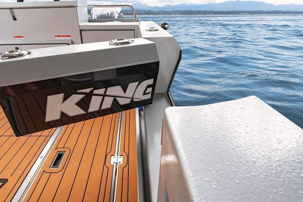 2026 KingFisher 3225 GFX Offshore boat deck with ocean view.