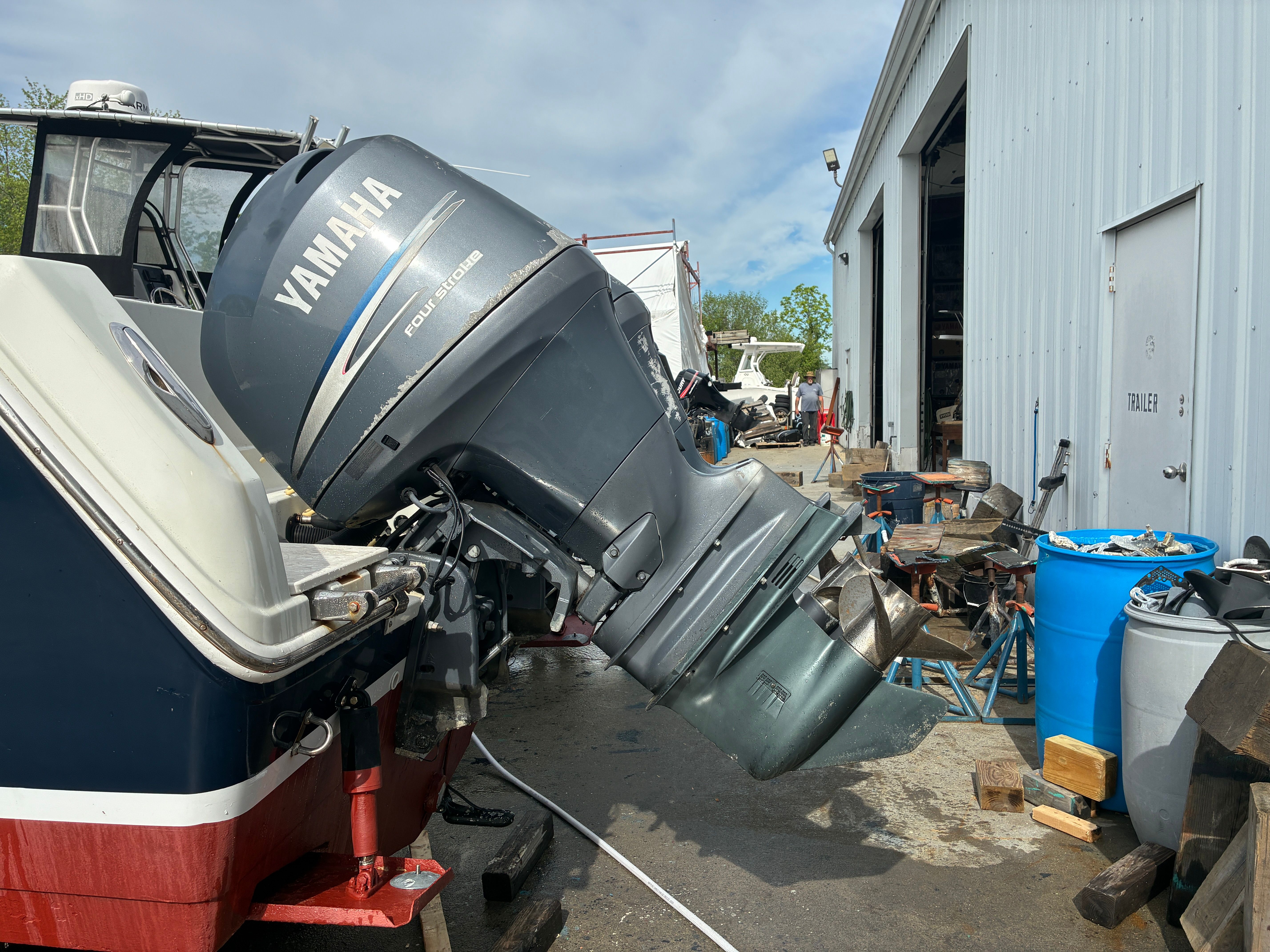 Yamaha outboard motor on a 2007 Sailfish 2660 boat.