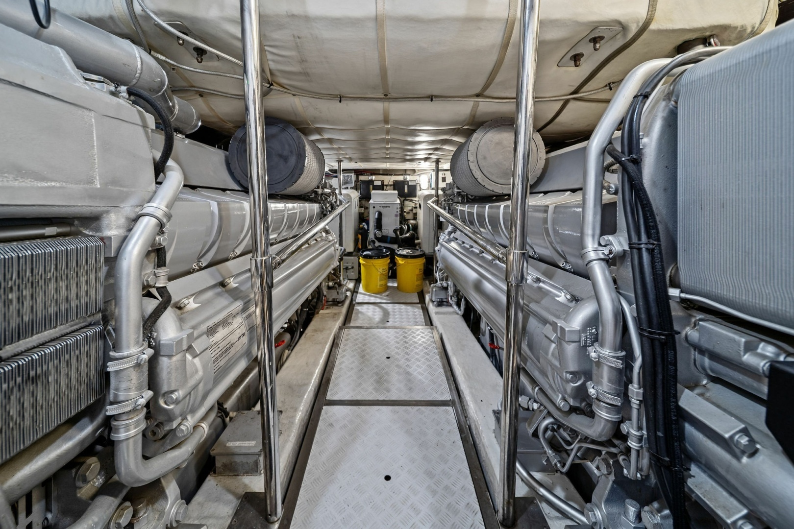 2013 Pershing 82 - Image 44