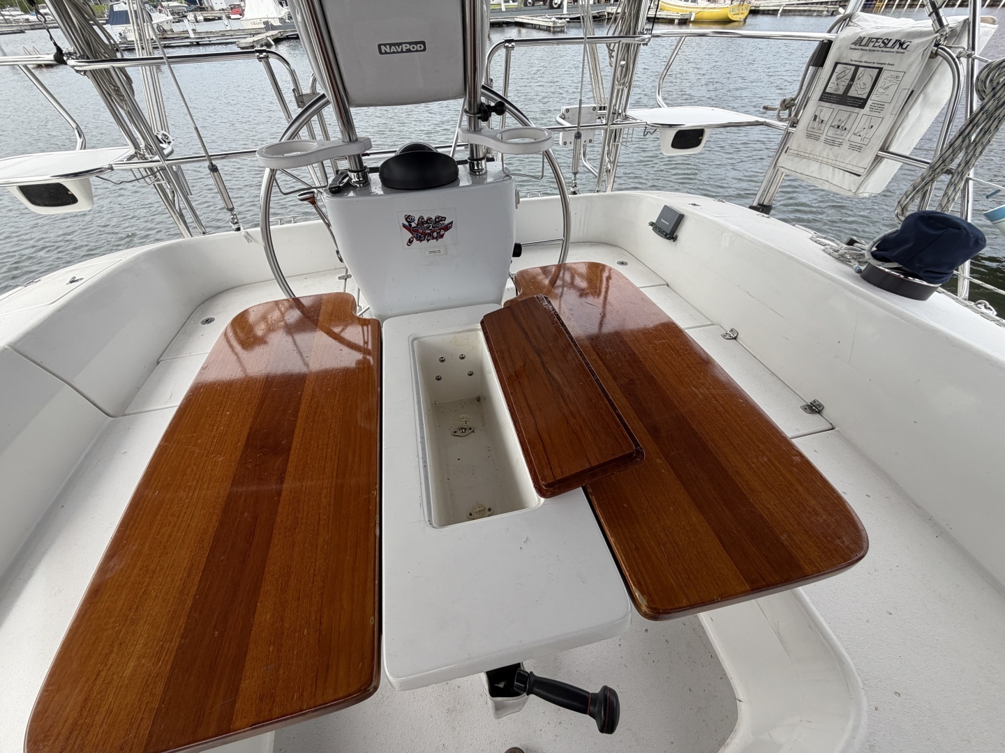 2004 Catalina Catalina 350 - Image 30
