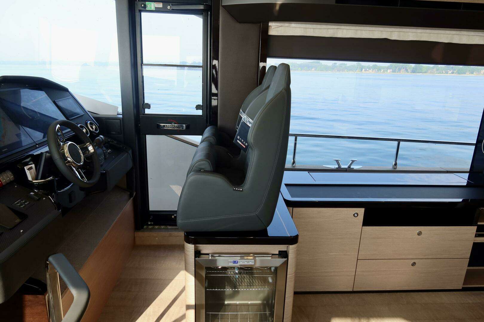 2026 Absolute 58 Navetta - Image 21