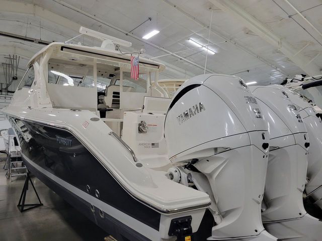 2022 Pursuit DC 365 Dual Console