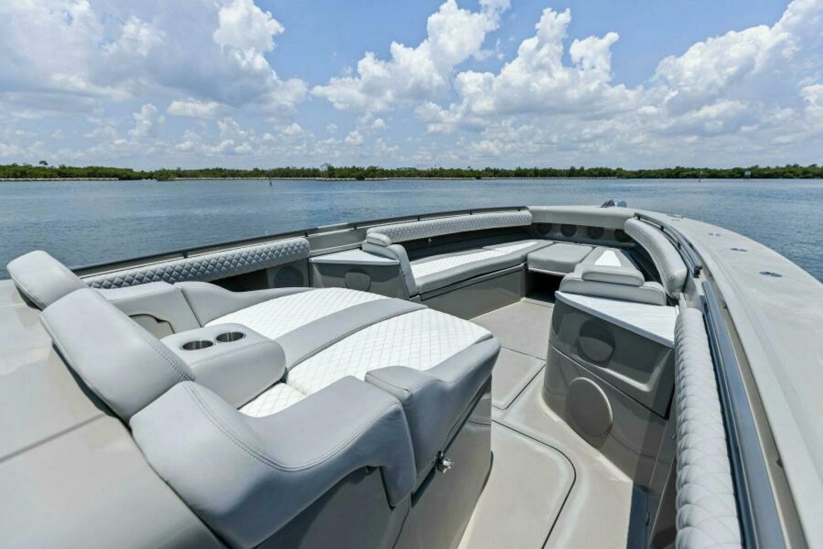2023 HCB 53 Suenos - Image 18
