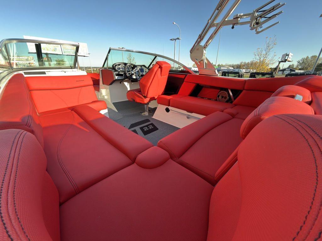2019 MasterCraft XT22 - 27