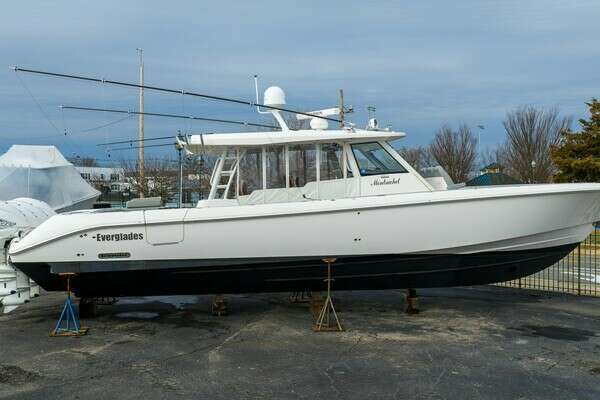 2023 Everglades 455 Center Console