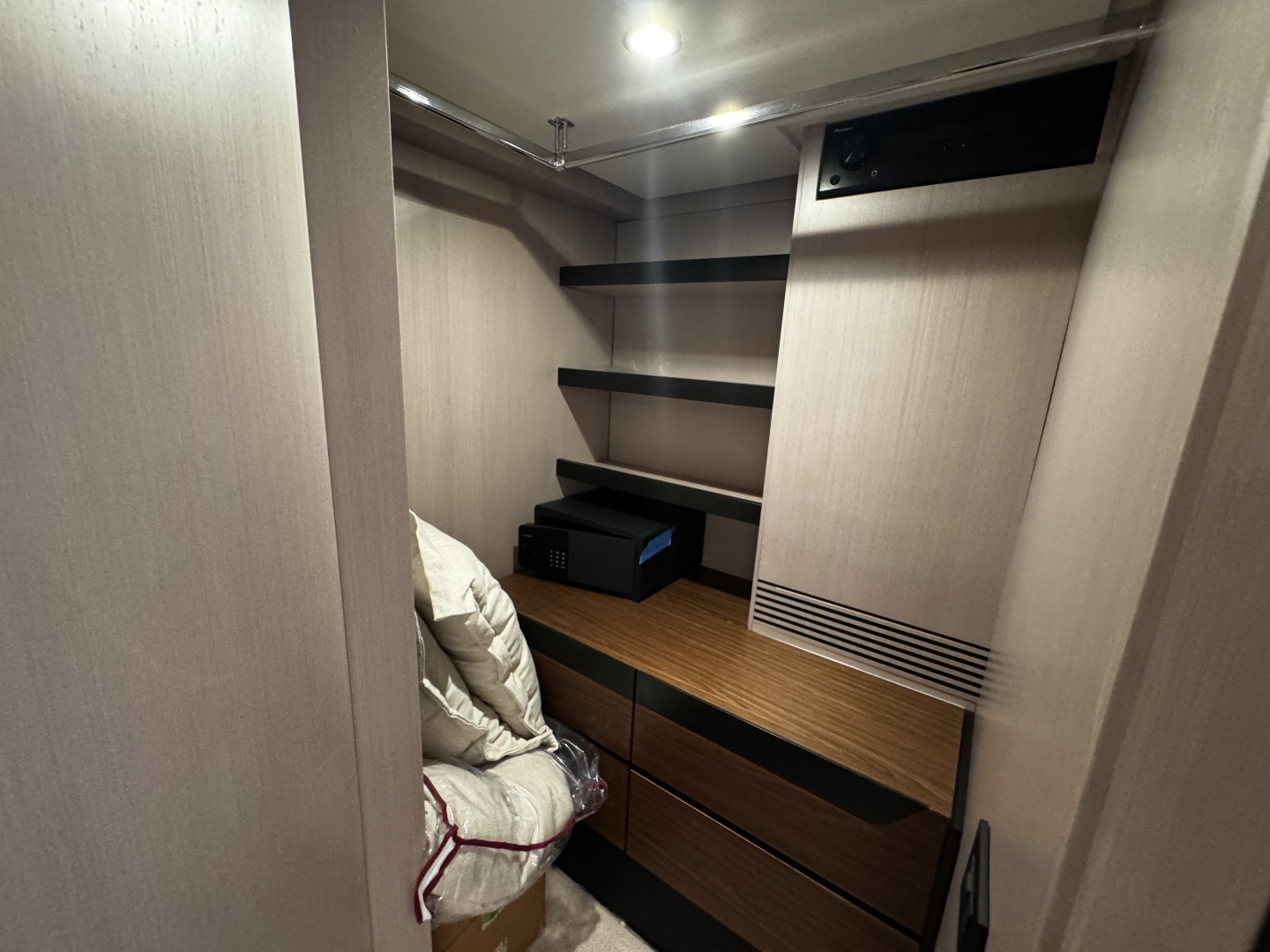 2026 Azimut S7 - Image 33