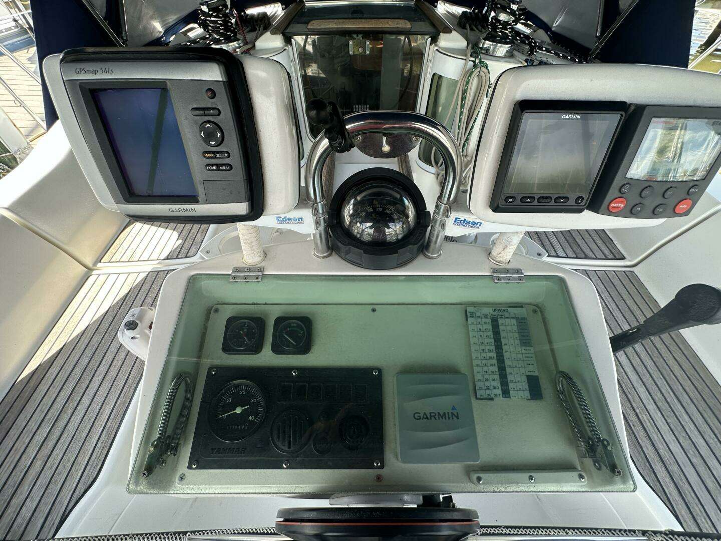 1999 Beneteau — - Image 19