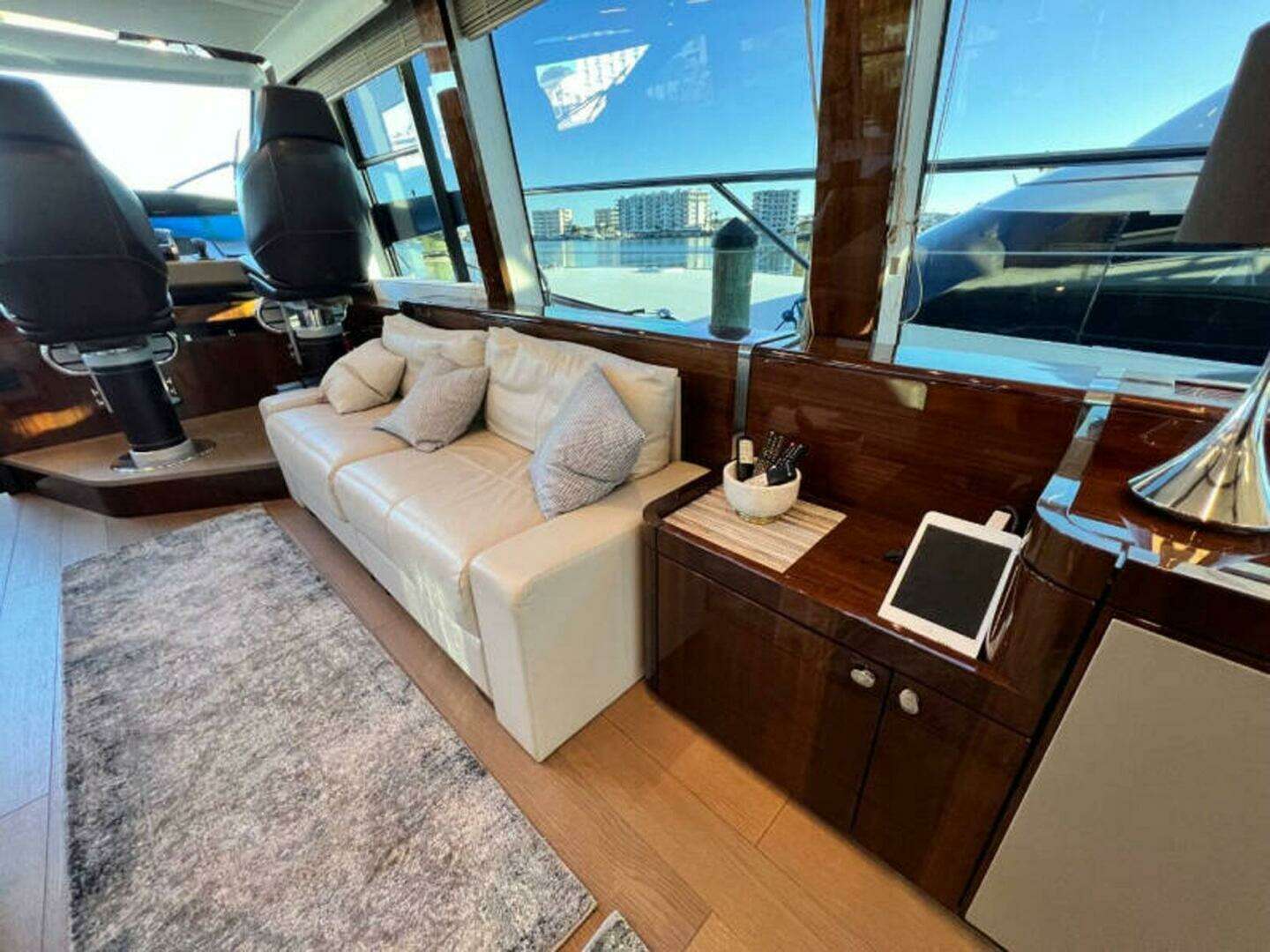 2020 Fairline Squadron - Image 8