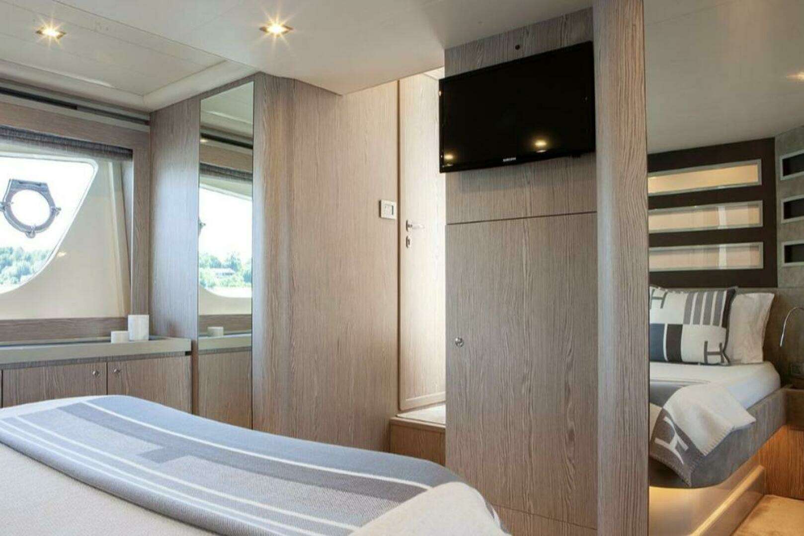 2018 Ferretti Yachts — - Image 22