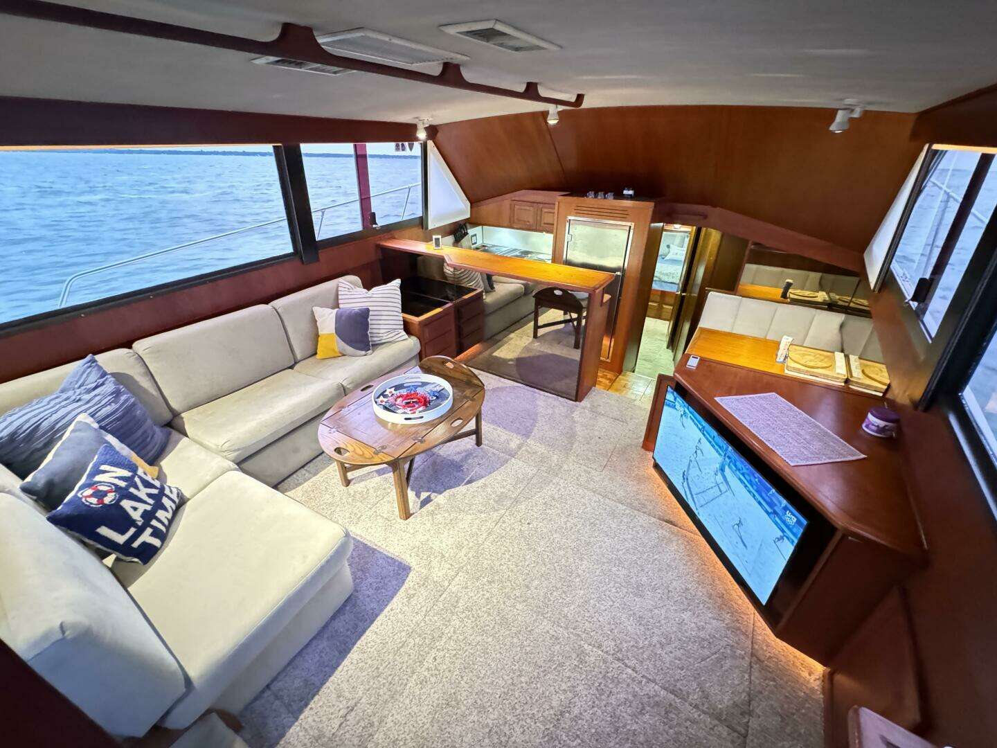 1987 Viking 48 Motor Yacht - Image 35