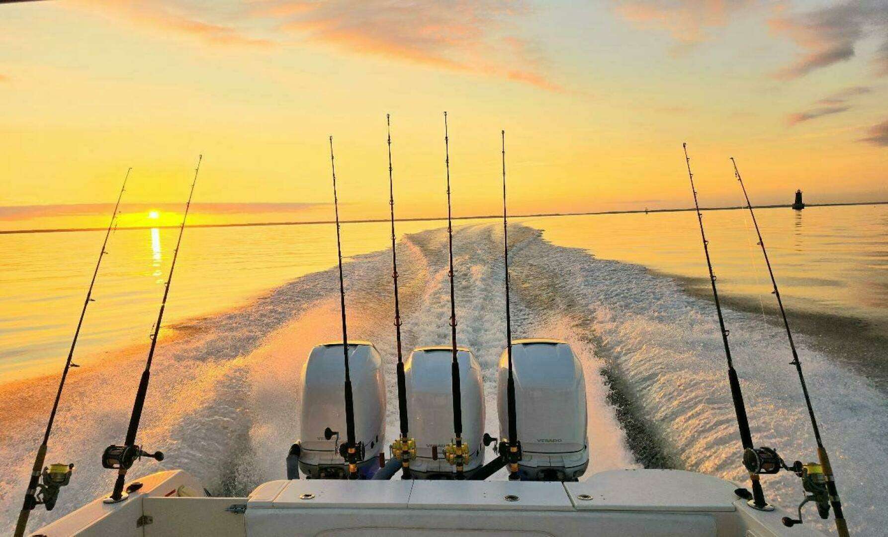 2006 Wellcraft 352 Sport - Image 3