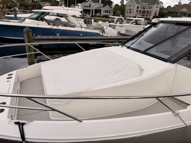 2022 Regal 36 Grande Coupe - 11