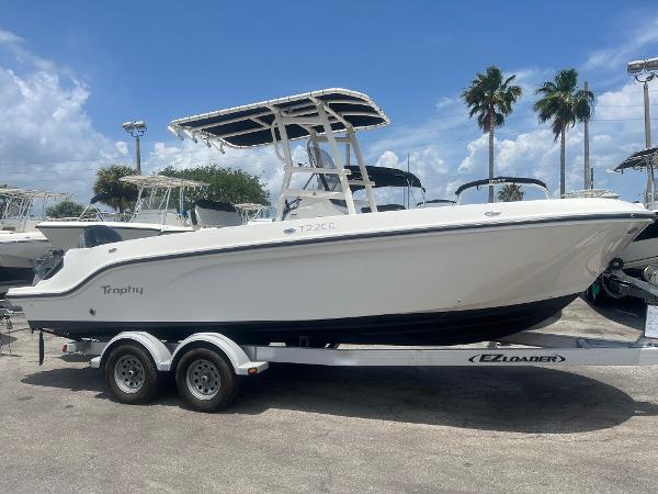 2022 Bayliner Trophy T22CC