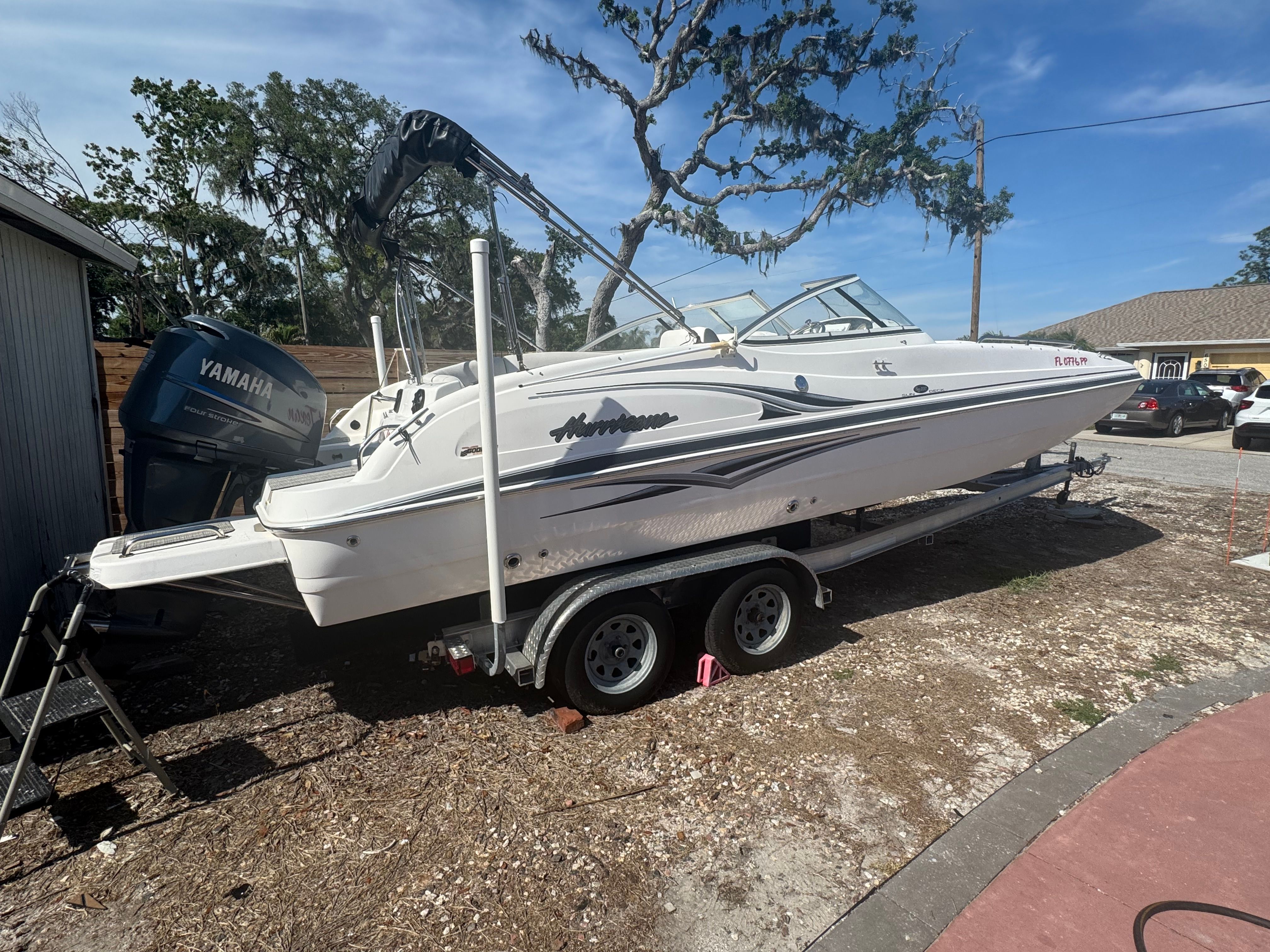 2005 Hurricane SunDeck 237 OB - 25