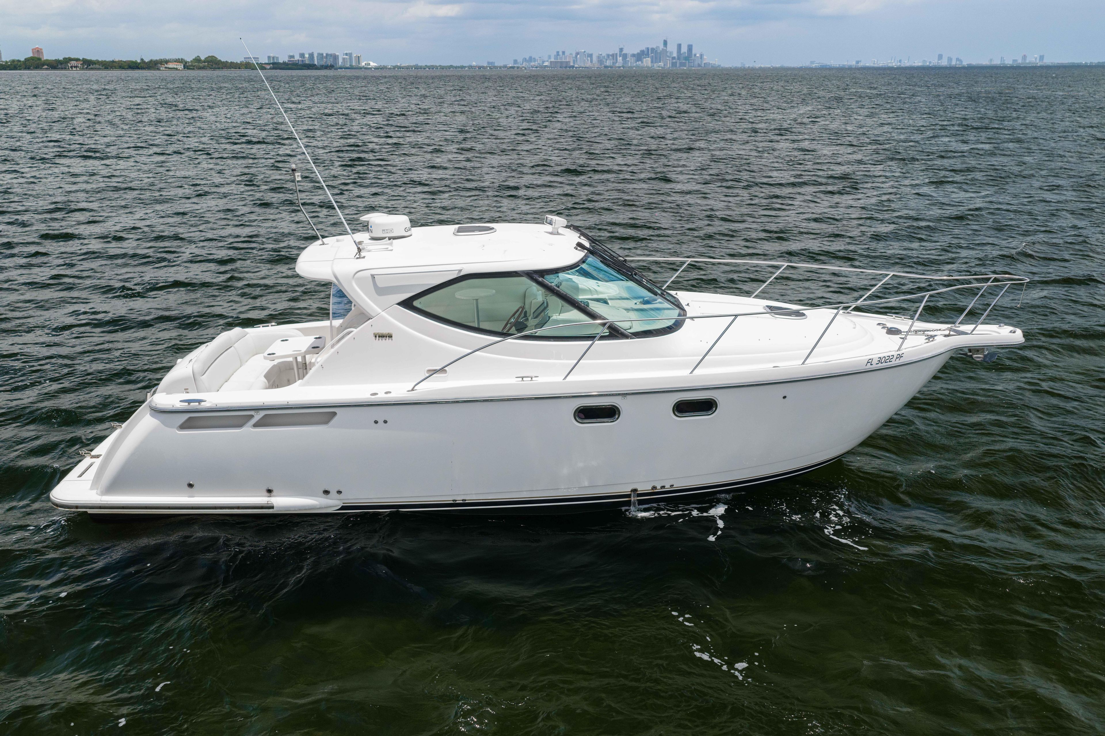 2010 Tiara Yachts 3500 Sovran LE