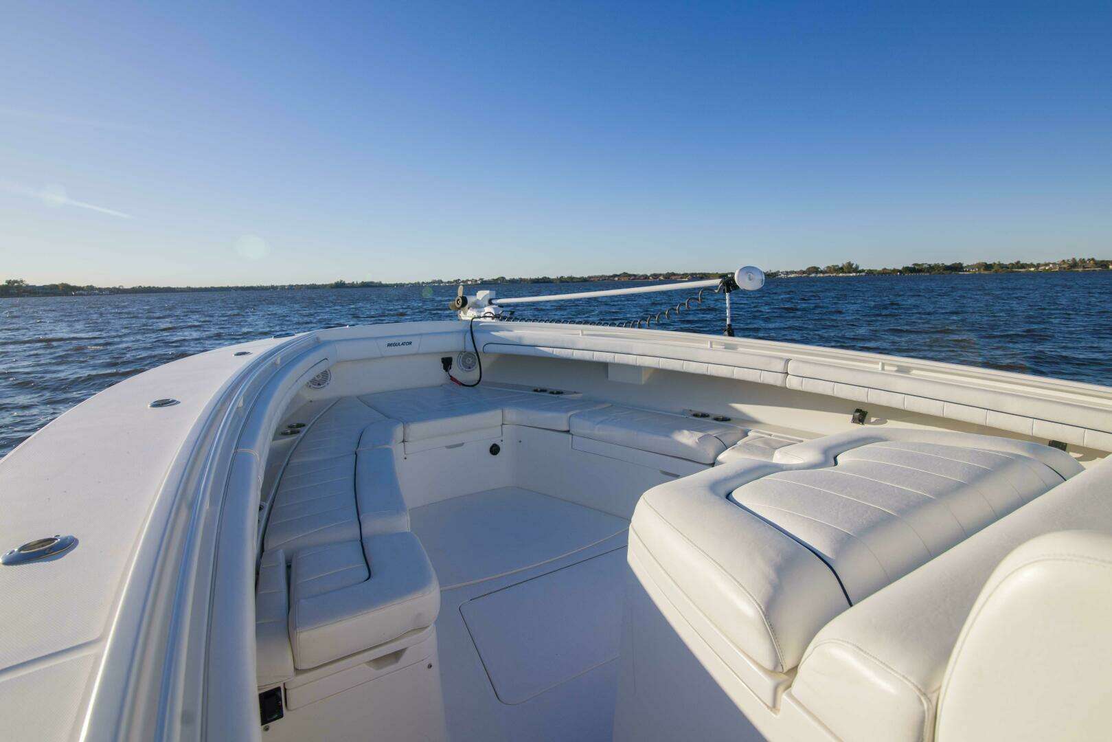 2016 Regulator 41 Center Console - Image 19