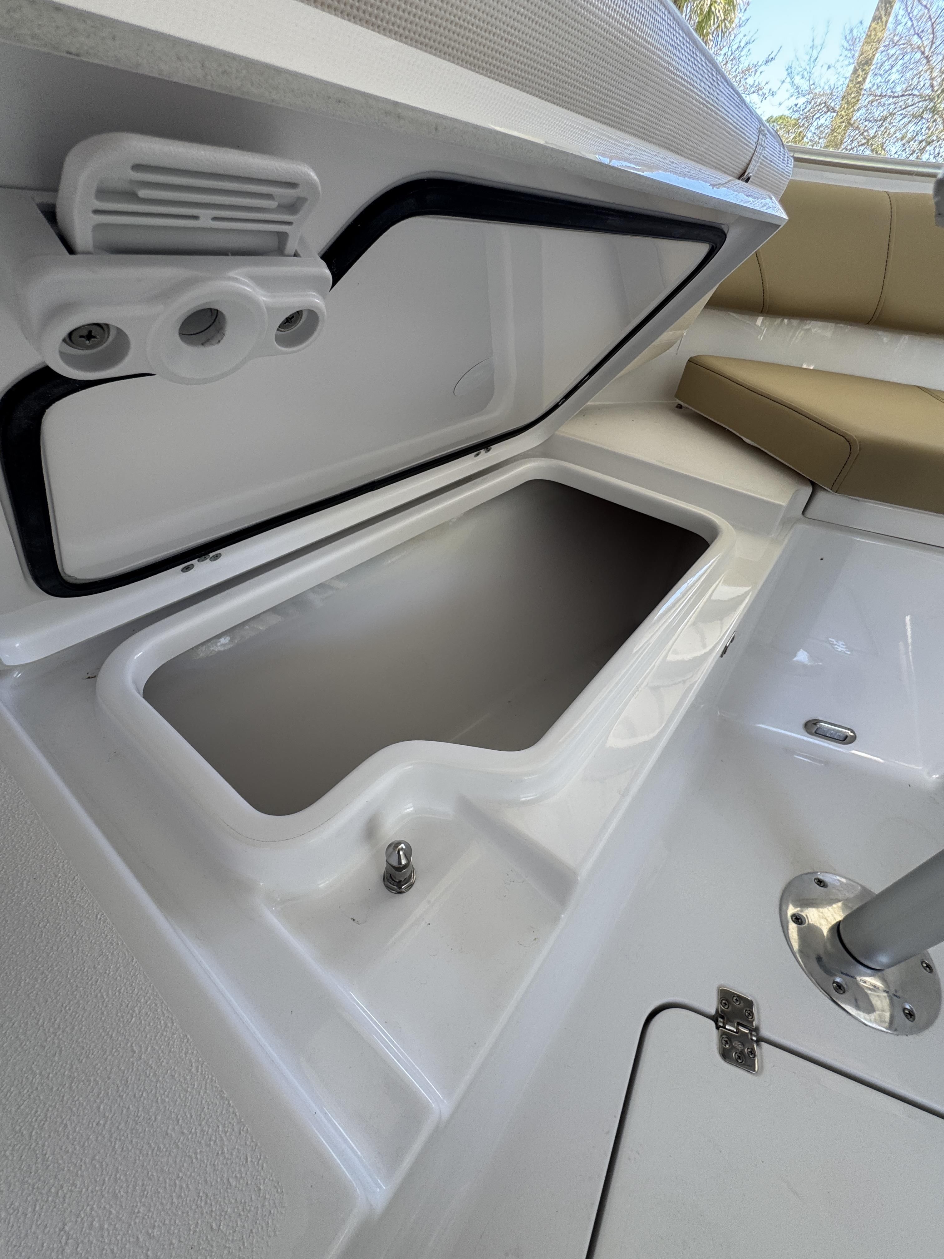 2026 Sportsman Heritage 231 Center Console - 19