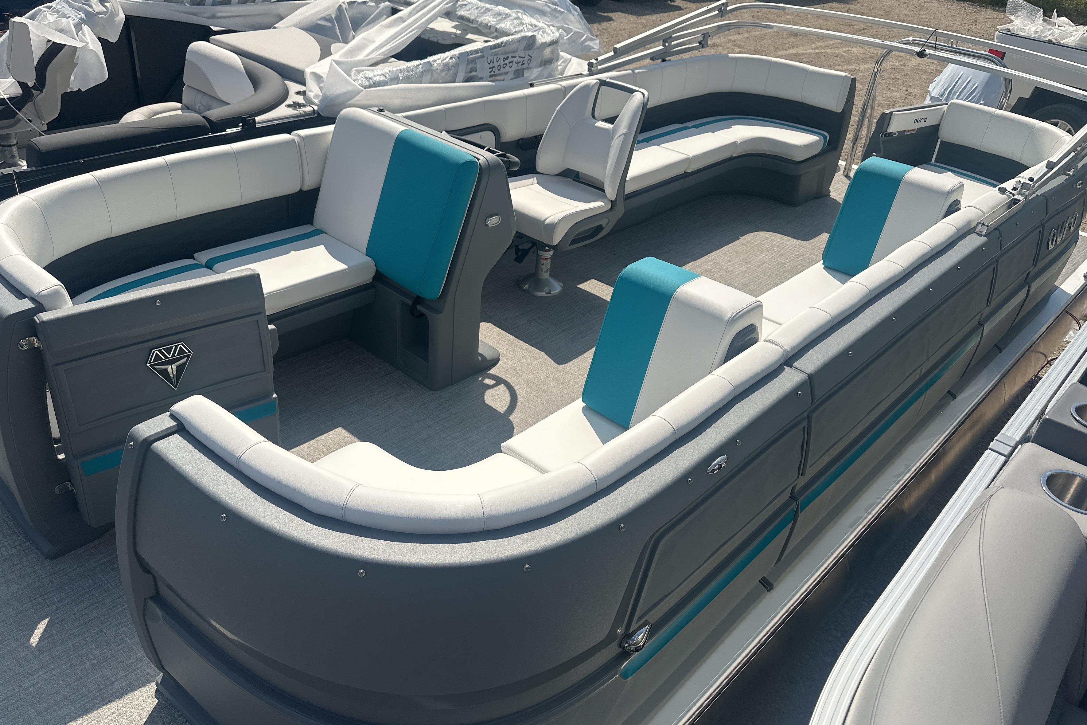 2026 Tahoe Pontoon aura
