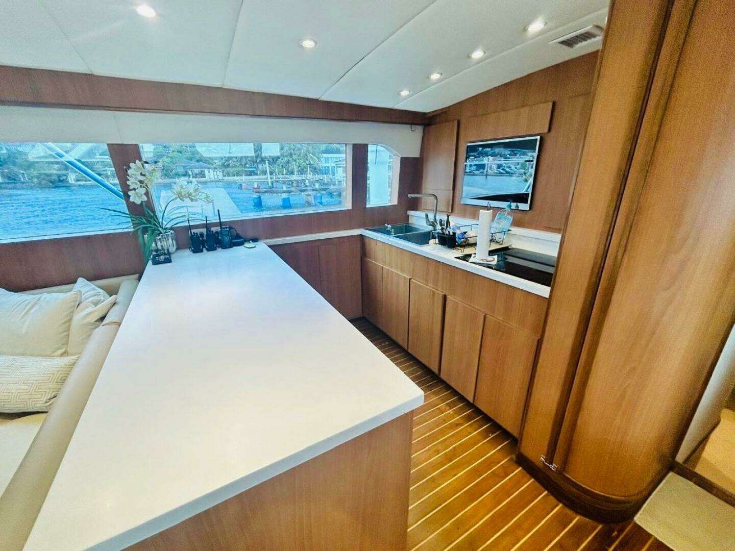 1988 Bertram 54' - Image 58