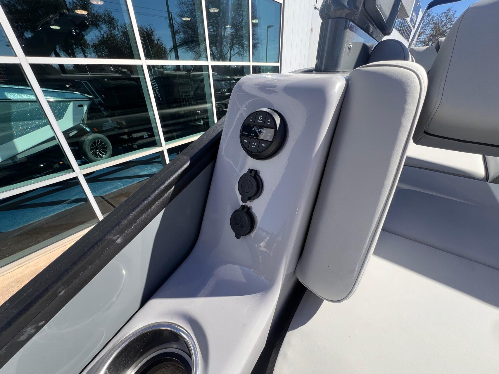 2025 Harris Grand Mariner 270 - 39