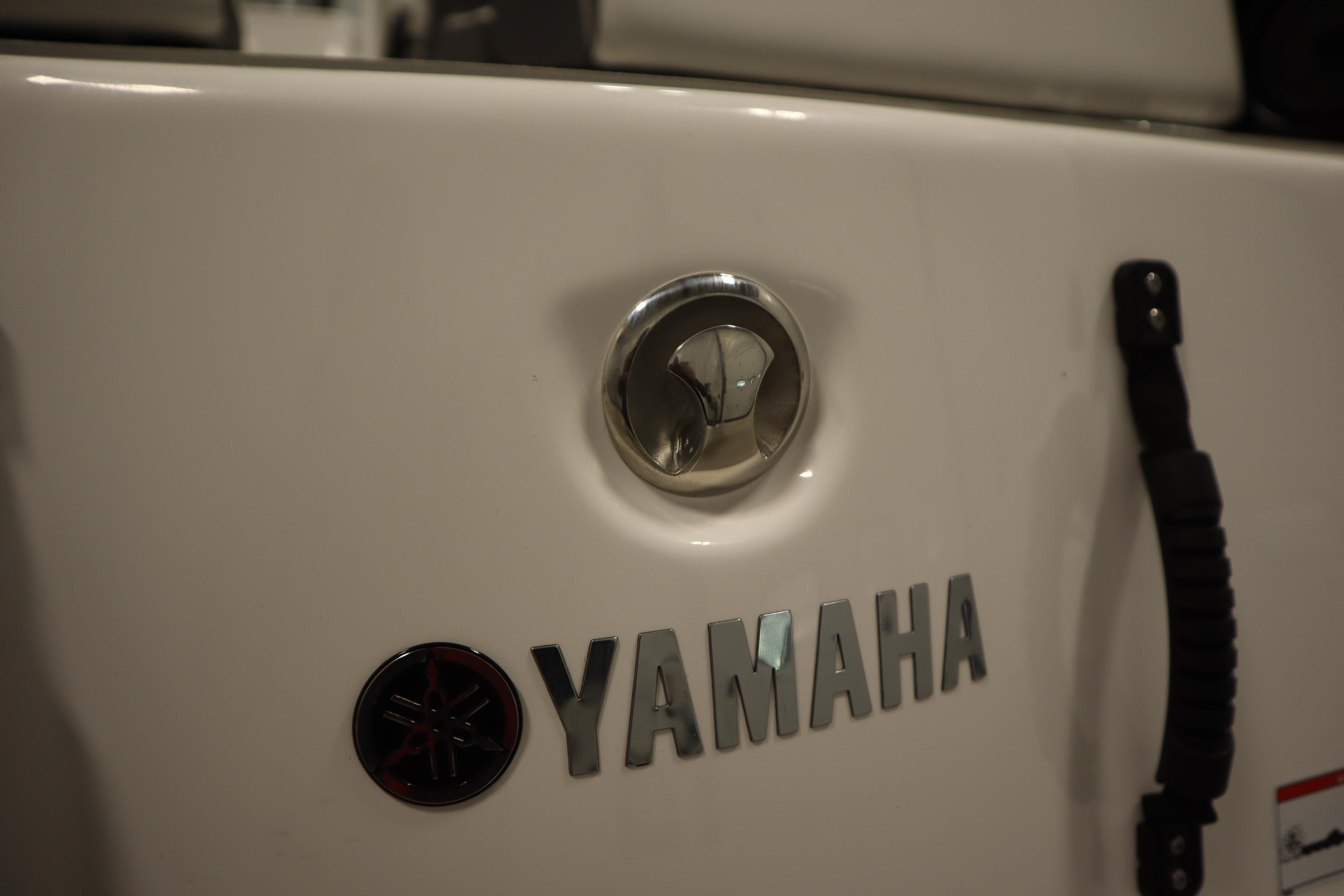 2026 Yamaha Boats AR250 logo and handle detail.