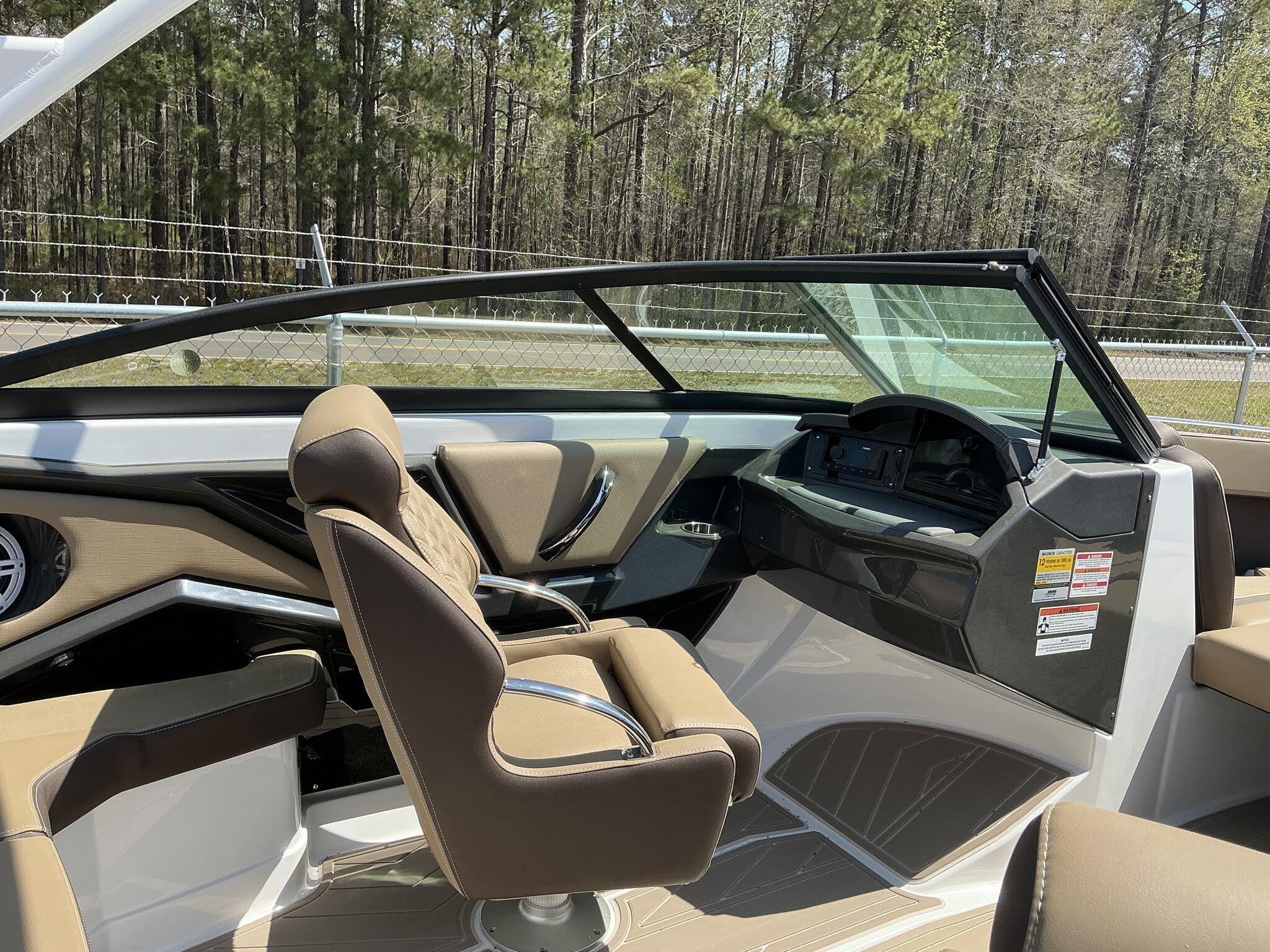 2025 Monterey 218SS Super Sport - 10
