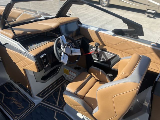 2025 Tigé 25ZX - 13