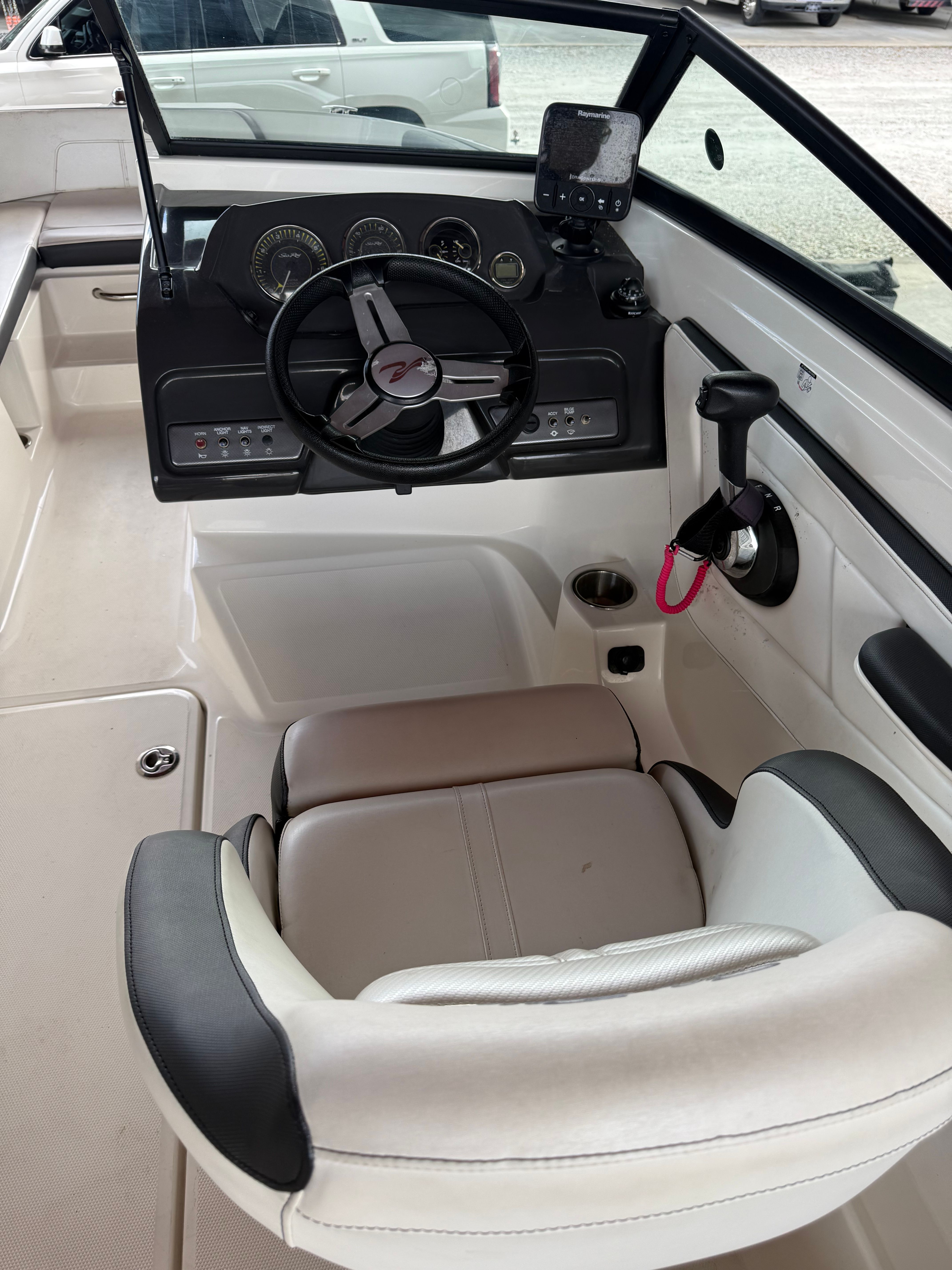 2017 Sea Ray SPX 190 Outboard - 3