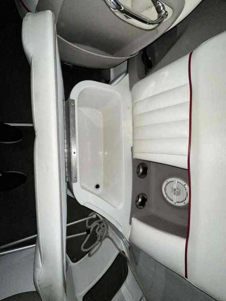 2006 Cobalt 272 - 14