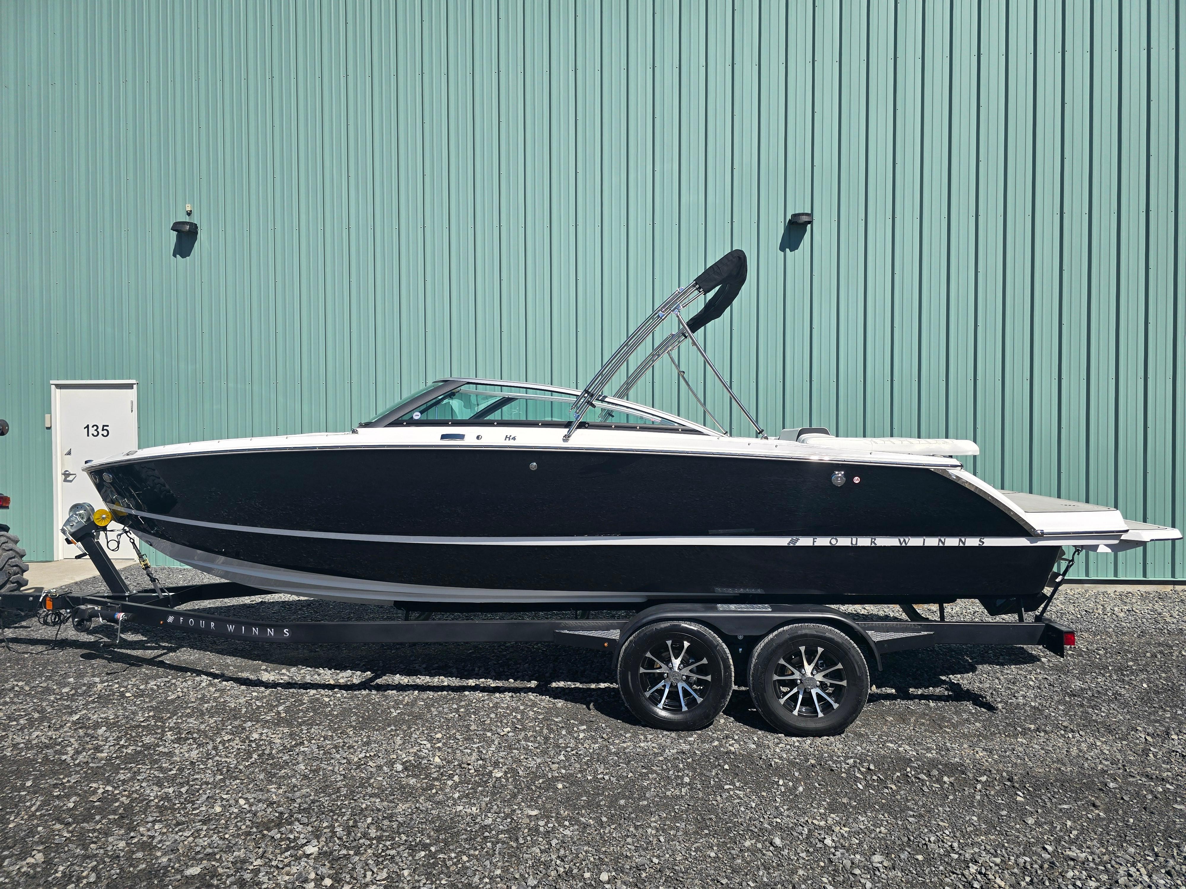 2025 Four Winns H4