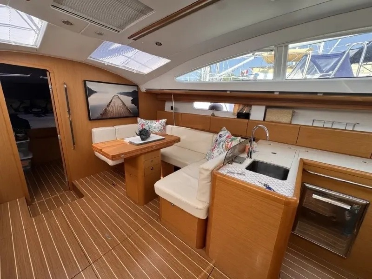 2011 Jeanneau 50 Deck Saloon - Image 15
