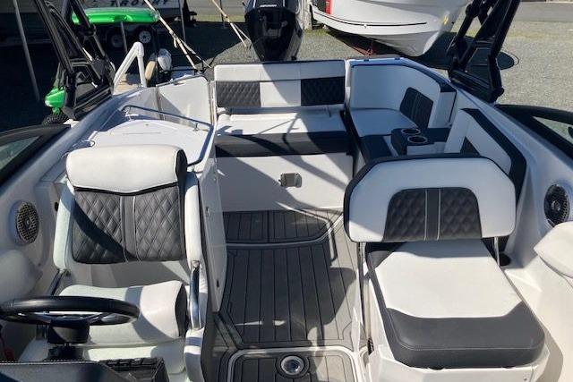 2024 Monterey M-65 boat interior with sleek seating and modern design.