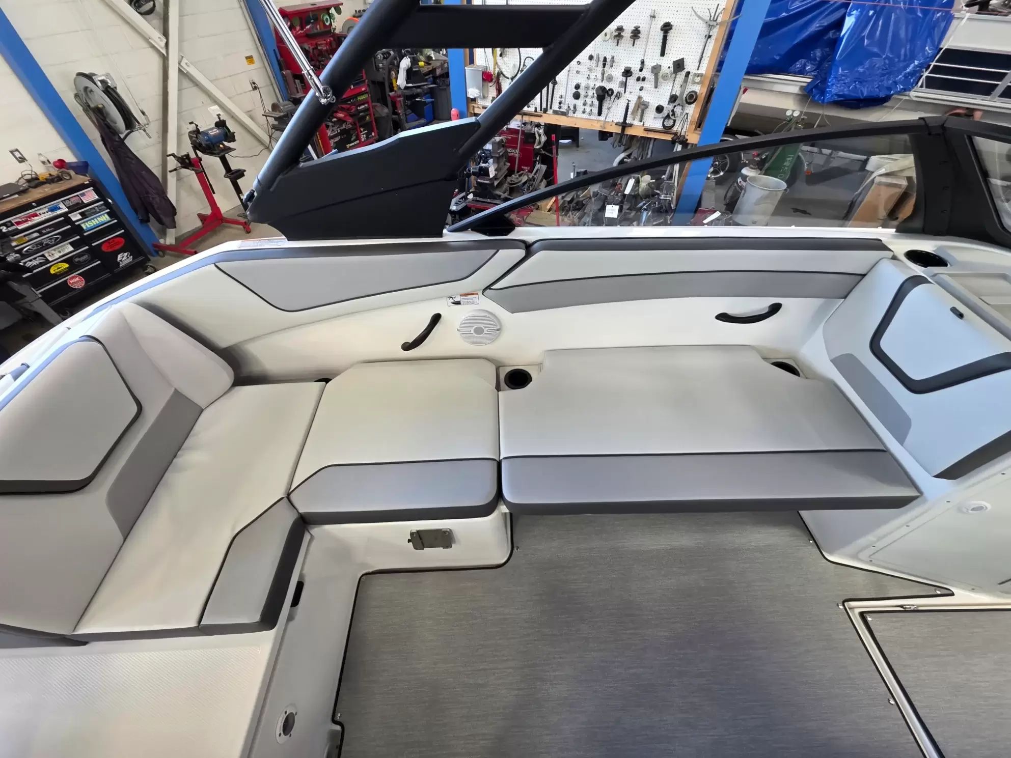 2026 Yamaha Boats AR220 - 10