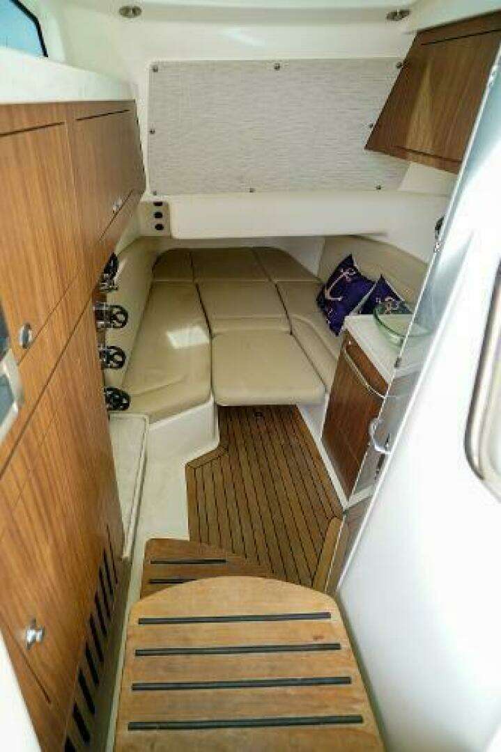 2018 Boston Whaler 380 Outrage - Image 27