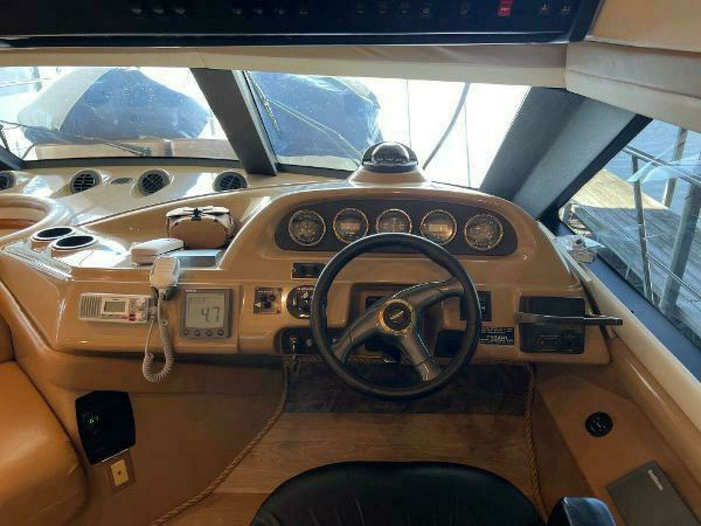 2001 Carver 450 Voyager Pilothouse - Image 23
