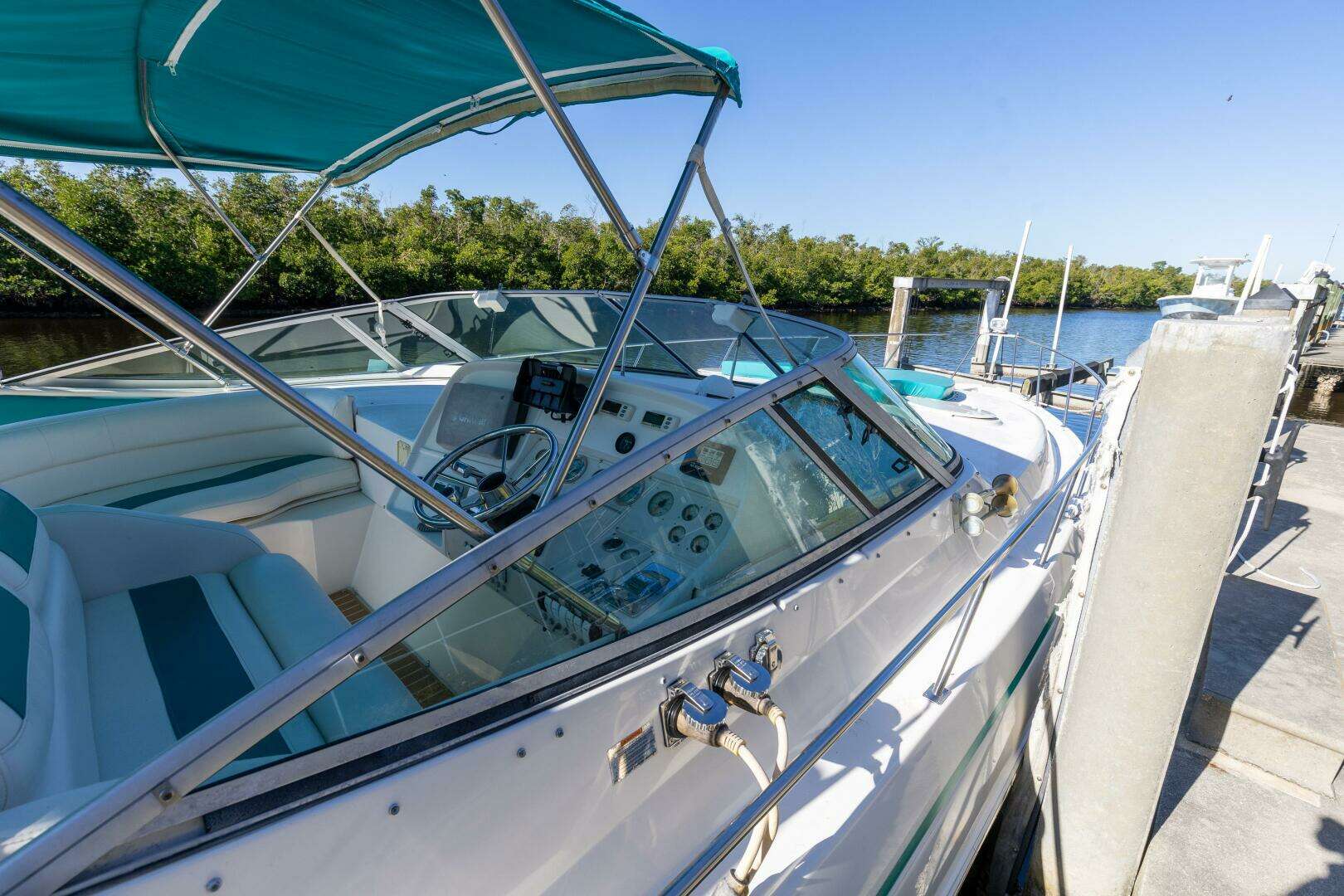 1995 Cruisers ESPRIT 3570 - Image 5
