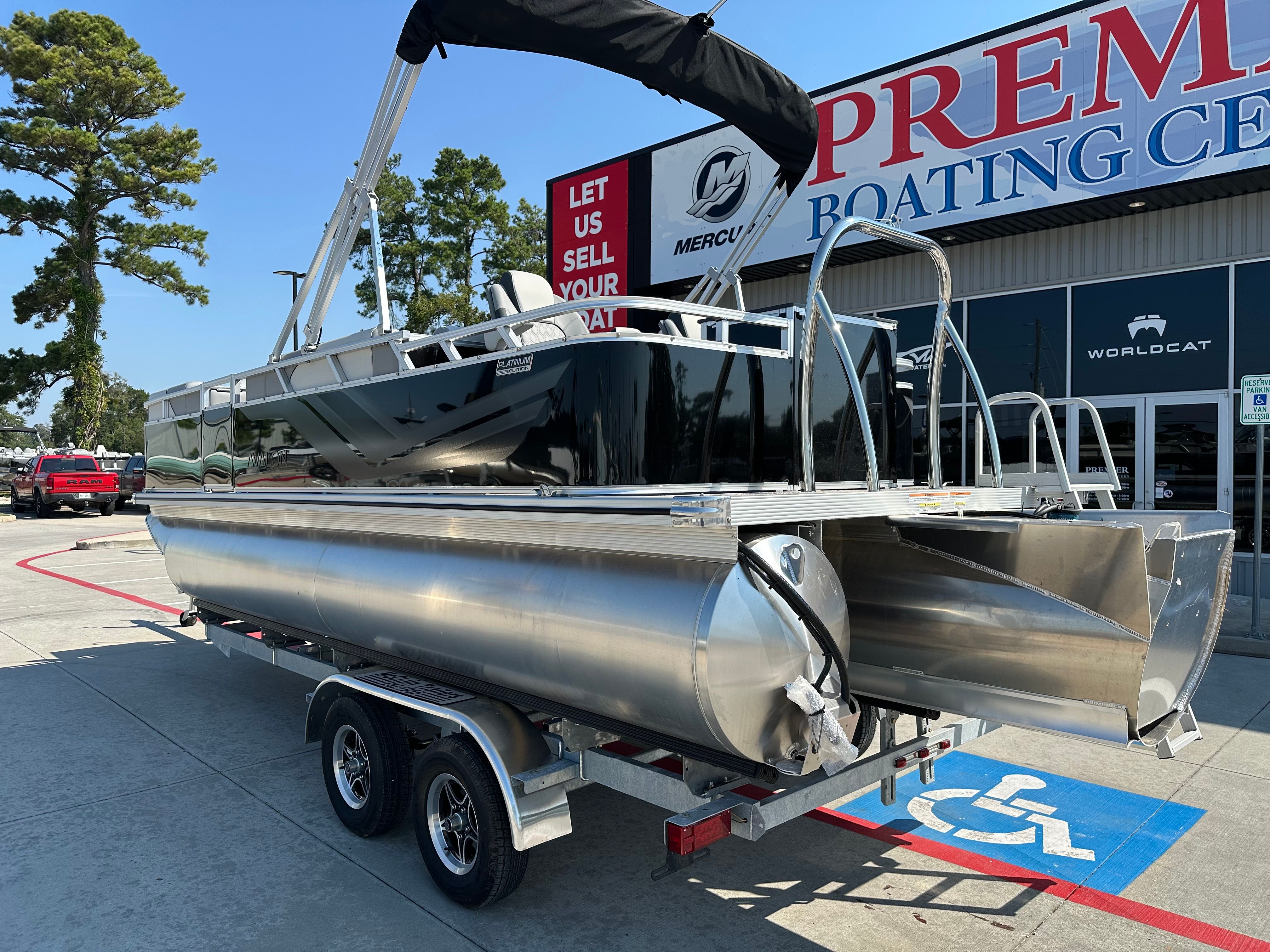 2025 Avalon Venture Rear Fish - 21' - 10