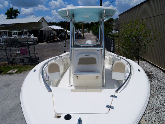 2027 Bulls Bay 230 Center Console - 46