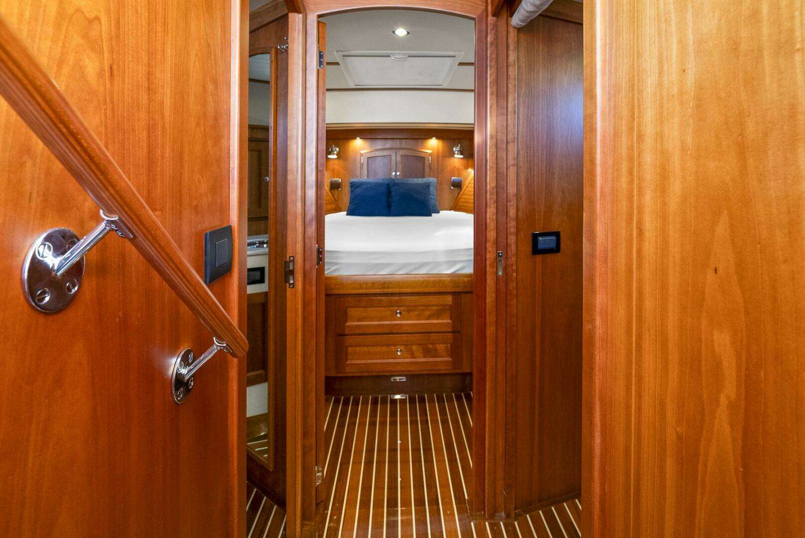 2017 Hinckley Talaria 43 - Image 26