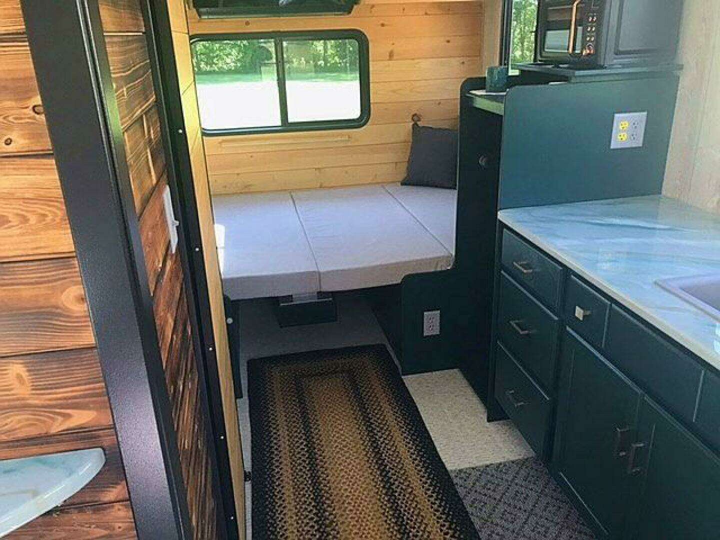 2023 Custom 25 Hadlee Houseboat - Image 21