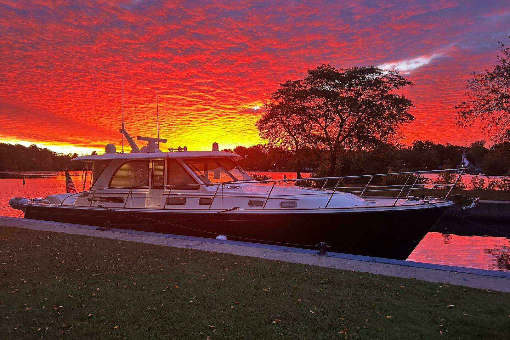 2022 Sabre 45 Salon Express - Image 3