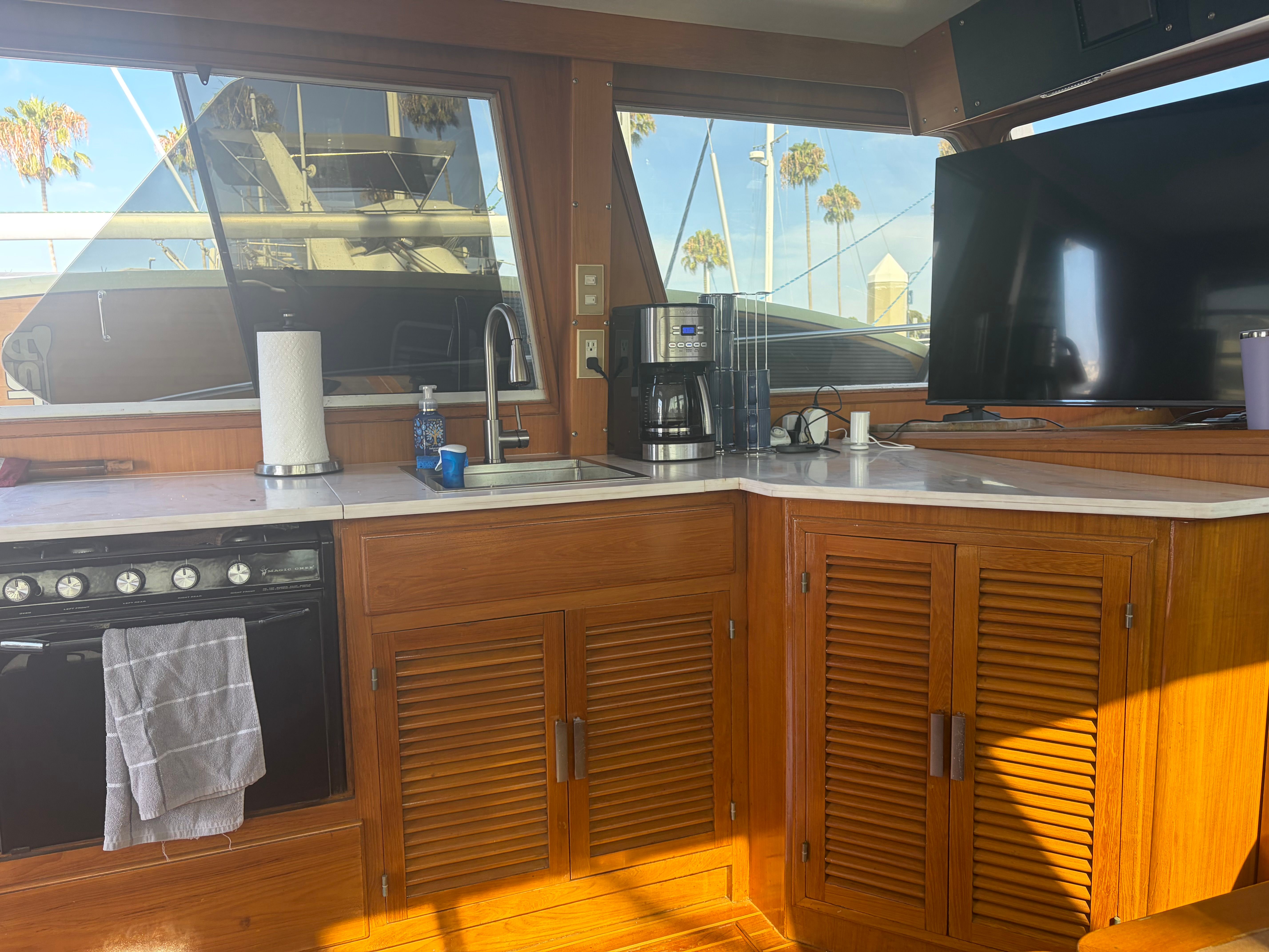 1990 Overseas Sportfisher - 9